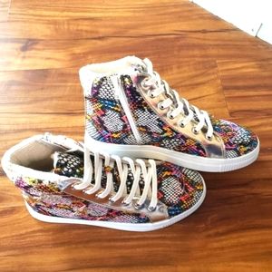 Steve Madden Girl JEAGLE Snake Print Hightop Shoes Size 5